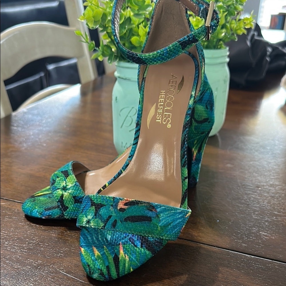 Aerosoles Women's Green and Blue Sandals‎